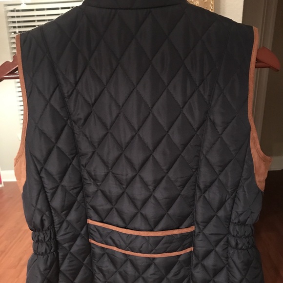 navy puffer vest with brown suede details - Picture 2 of 3